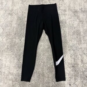 Black Nike leggings